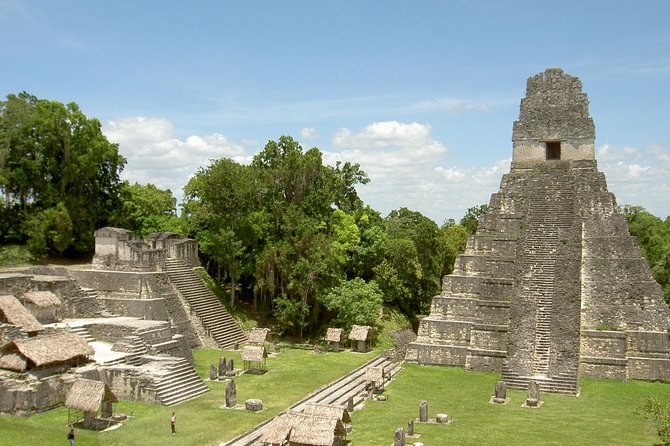 2-Day Mayan Ruins Tour of Tikal and Yaxha from Flores - The free time moment at Yaxha (and why it matters)