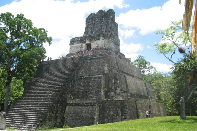 2-Day Mayan Ruins Tour of Tikal and Yaxha from Flores - Food, lodging, and how the included meals help