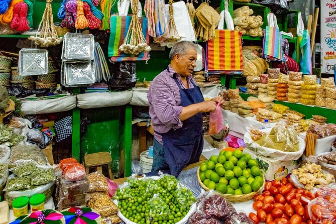 2-Hour Culture and Historical Tour From Guatemala - Mercado Central: crafts, food, and how to shop without getting lost