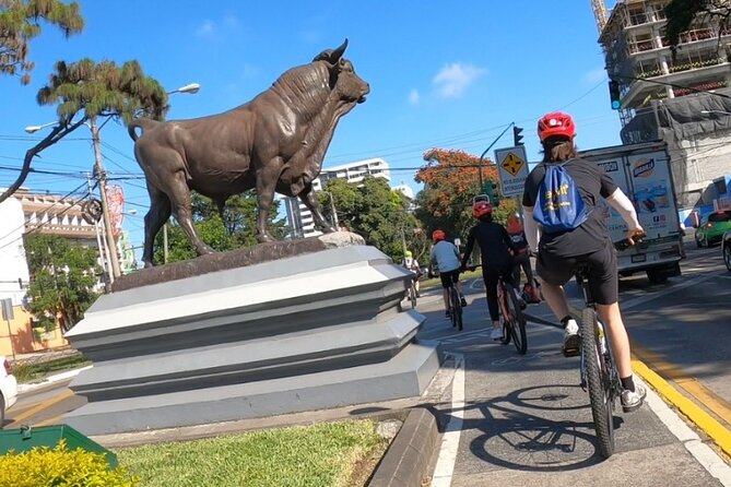 4-Hour Bike Tour Guatemala City - Historic Center highlights: arcs, cathedrals, and a commerce street ride