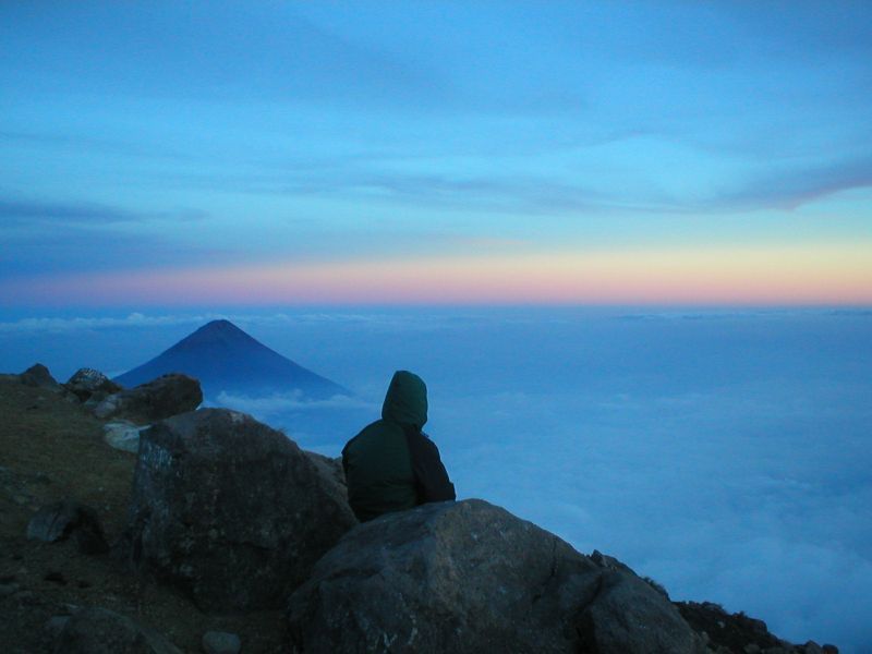 Acatenango Volcano 2-Day Hike - Watching Volcán Fuego: why the night part matters