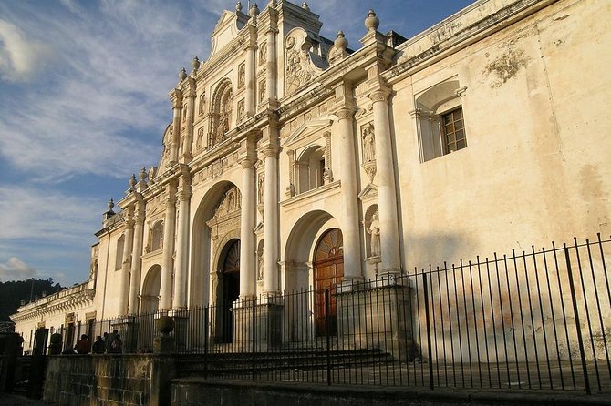 Antigua City Tour from Guatemala City - Plaza Central and the San Francisco Church Shrine: The One Stop You Should Not Rush