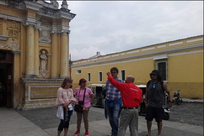 Antigua Cultural Walking Tour - The printing press story and the book museum stop