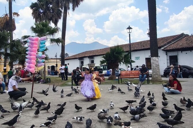 Antigua Guatemala and Hobbitenango from Guatemala City - Mercado de Artesanias and Plaza Central Park: local shopping and ice cream