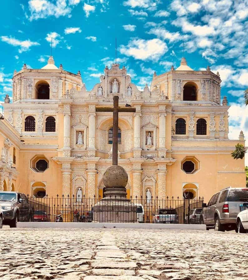 Antigua Guatemala: Full day tour. - La Merced, Santa Catalina Arch, and the Plaza Mayor loop