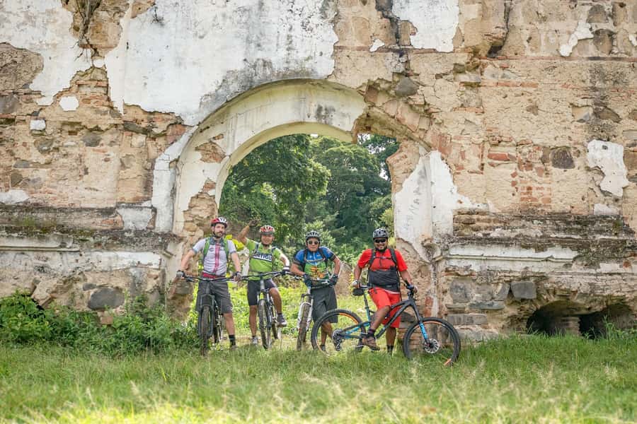Antigua Guatemala: Half-Day Mountain Bike Tour with Guide - Meeting Up at Old Town Outfitters, Then Climbing Straight Into the Action