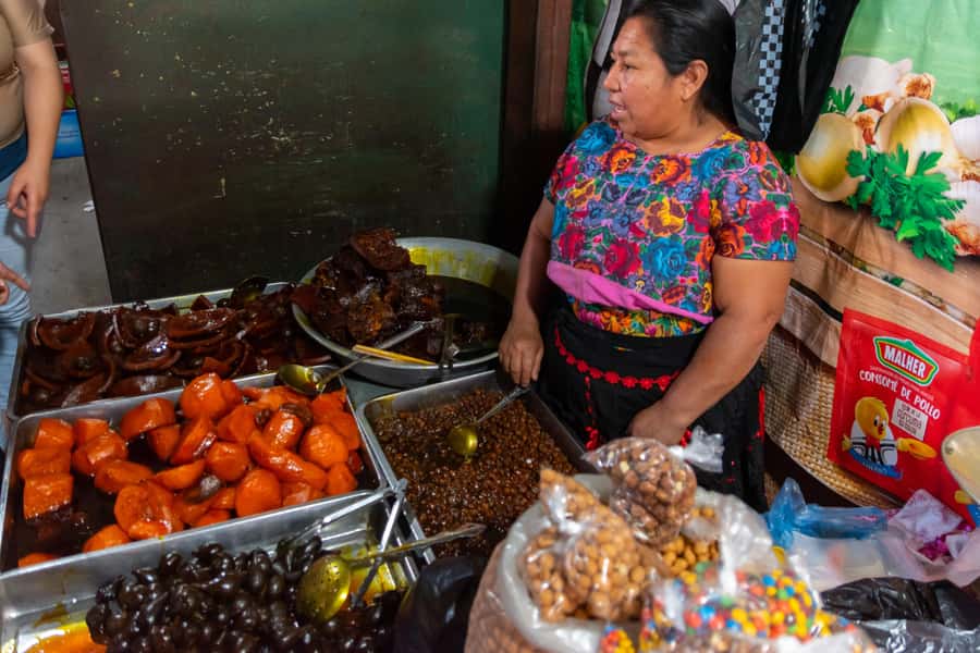 Antigua Guatemala: Street Food Walking Tour with Tastings - Walking the Historic Center: What to Expect From the Route