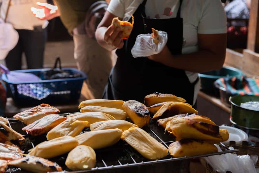 Antigua Guatemala: Street Food Walking Tour with Tastings - Meeting Up in Antigua and Starting at Casa Mandarina