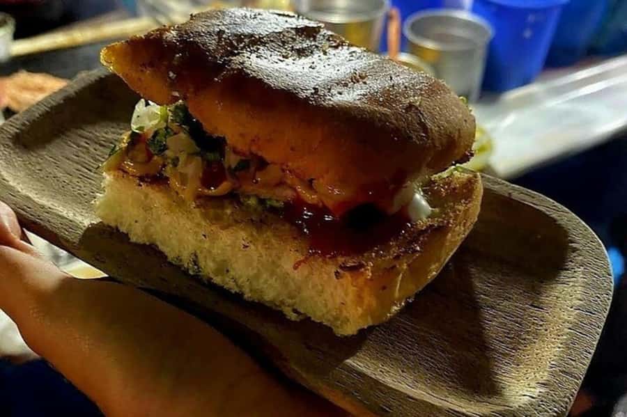 Antigua Local: Evening Street Food Tour with Dinner - Private transportation and English or Spanish guiding: comfort and clarity