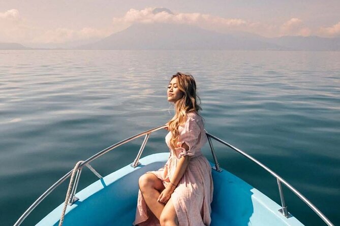 Atitlán Boat Tour Explore Guatemala’s Most Beautiful Lake - The boat experience: covered seating and why it can change the view