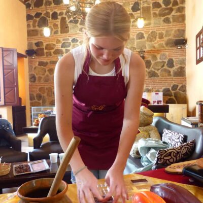 Chocolate workshop; gastronomic experience of cocoa.