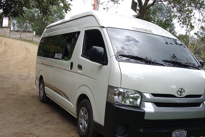 Coffee & Macadamia Fincas Tour - Getting there: the air-conditioned minivan and the private-tour promise