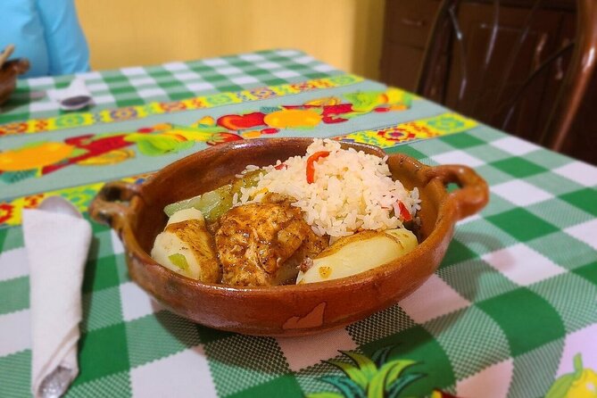 Cooking class and market tour/Pepian Workshop - From Antigua’s market to Parramos, the point is the people
