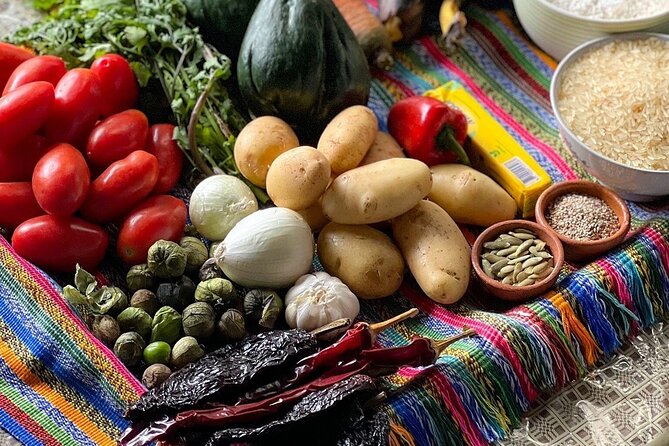 Cooking class and market tour/Pepian Workshop - Pepián, rice, and mole: what you actually make and eat