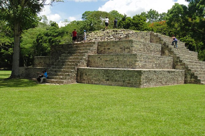 Copán Day Trip from Guatemala City - 5:00 am pickup, breakfast, and getting your body ready