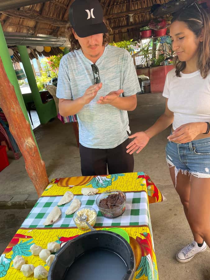 El Paredón: Traditional Cooking Class with a Local Family - Step-by-step cooking with a local family (what happens when you arrive)