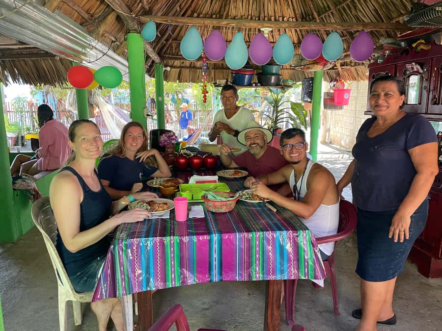 El Paredón: Traditional Cooking Class with a Local Family - Empanadas from scratch: shaping, timing, and teamwork