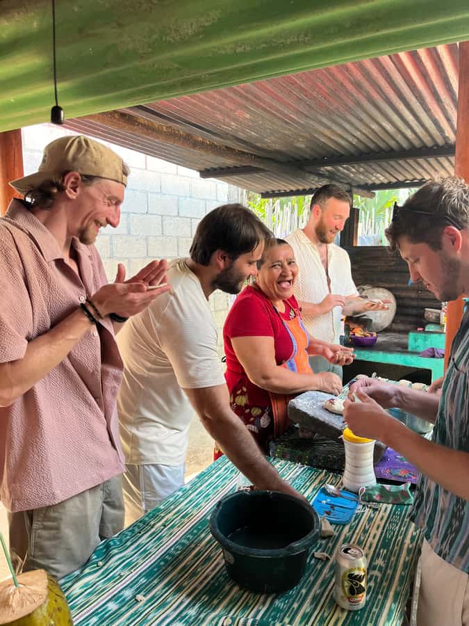 El Paredón: Traditional Cooking Class with a Local Family - Timing, price, and what 90 minutes really means