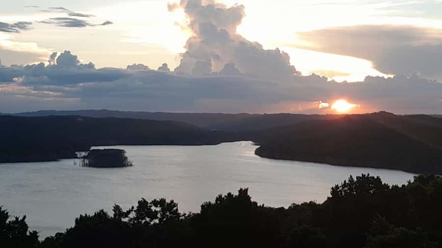 Flores: Yaxha Shared Sunset Tour with Transportation & Guide - Key Things I’d Put on Your Radar