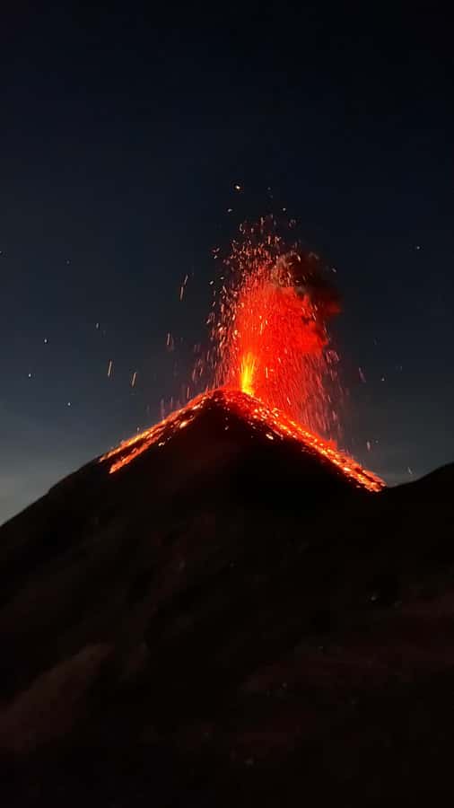 From Antigua: 2-Day Acatenango Volcano Hiking with Guide - Day 2 sunrise summit: the early climb and the view stretch