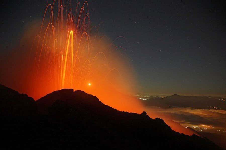 From Antigua: Pacaya Volcano Day Hike - Why Pacaya feels different from a normal volcano hike