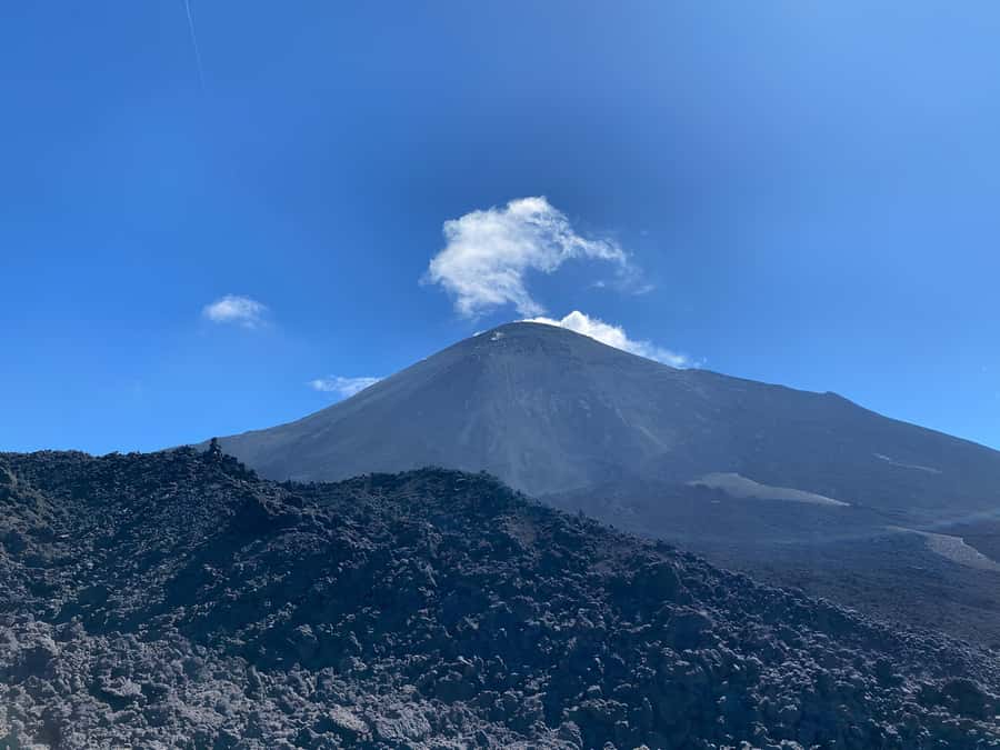 From Antigua: Pacaya Volcano Tour in English/Spanish - Getting there and back: bus comfort, pickup timing, and group size