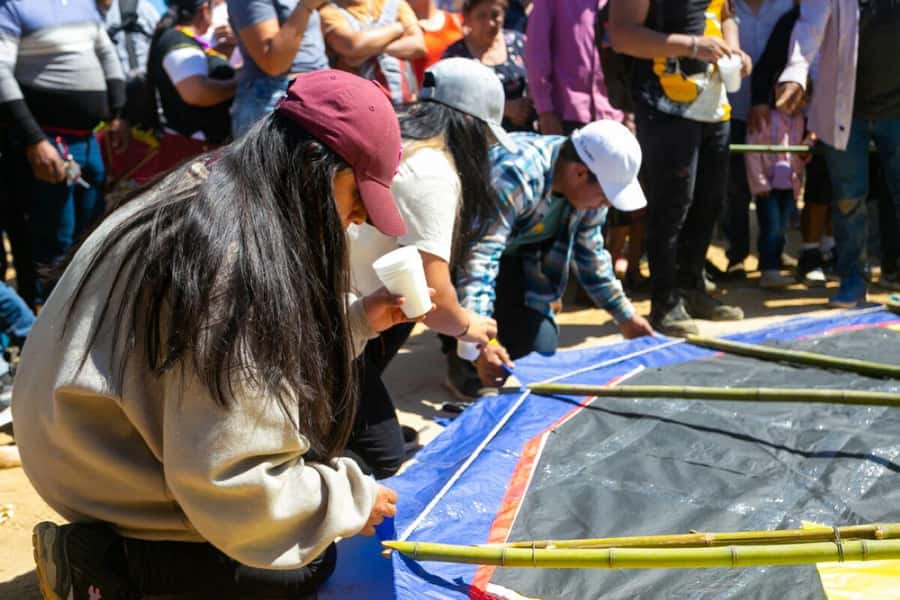From Antigua to Sumpango Giant Kite Festival - The cemetery stop on Día de Todos los Santos, what to watch for