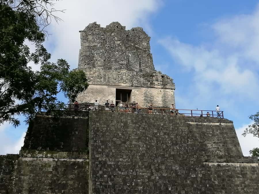 From Flores Guided Tour to Tikal with transportation + lunch - Meeting at Isla de Flores, the bus ride, and the little photo break