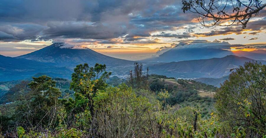 From Guatemala City Hobbitenango Day Tour - Montaña la Mano del Gigante, a shorter stop with big payoff