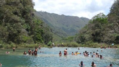 Semuc Champey Park and Kanba Cave Guided Tour