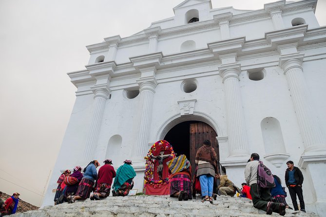 Full Day Trip in Chichicastenango - Santo Tomás Church: Ceremony on the steps, rules inside the church