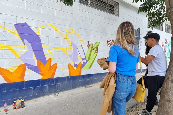Graffiti Walking Tour in 4 Grados Norte Guatemala City - Getting there: practical notes for public transit and parking