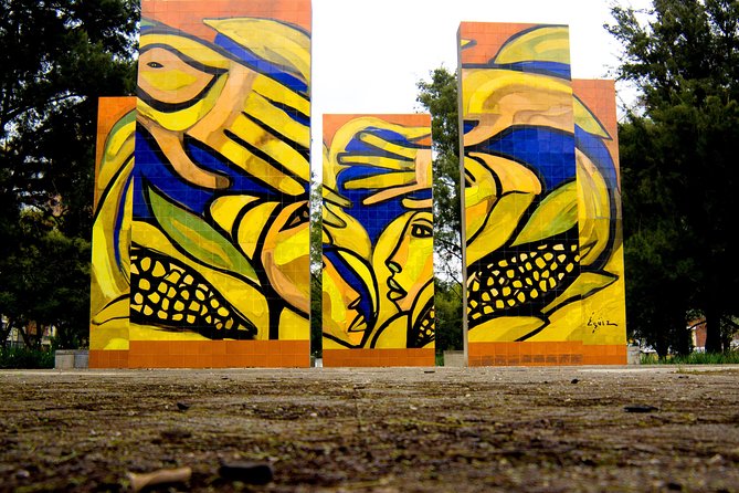 Guatemala City Panoramic Tour + Visit to the Central Market - Plaza Cayalá: a nature and planning reset