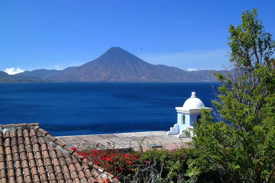 Guatemala or Antigua Guatemala: Lake Atitlán Boat Cruise - Katok stop in the morning: caffeine and warm drinks before the lake