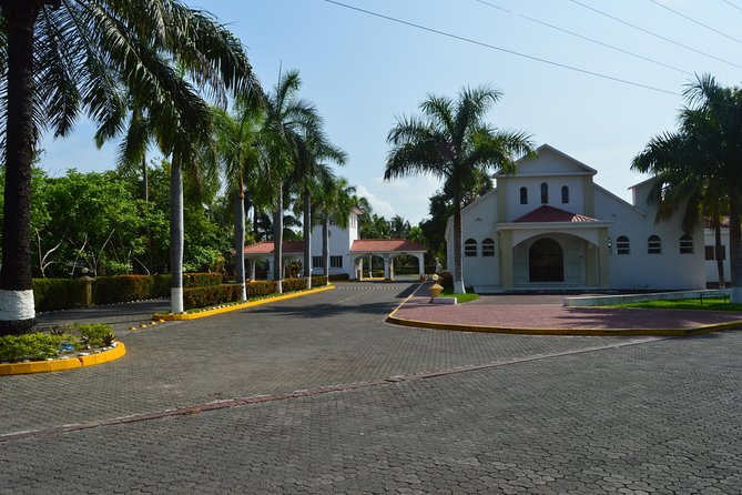 Guatemala San Jose Beach Private Tour - Getting to San Jose Beach: pickup that can start in Guatemala City or Antigua