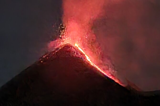 Hike Volcanoes Acatenango and Fire in 2 days - Cabins, Sleeping Pad, And What To Bring For Comfort