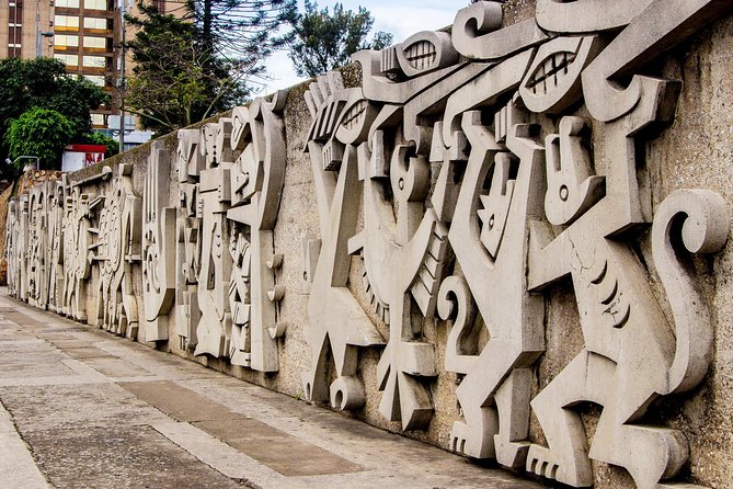 Historic and Cultural Tour of Guatemala City - Panoramic & Walking Experience - Metropolitan Cathedral: twin towers, neoclassical design, and real survival