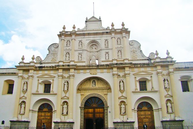 Historical and Cultural Walking Tour of Antigua Guatemala - Plaza Central Park: Spanish Grid Planning Meets the Day-to-Day City