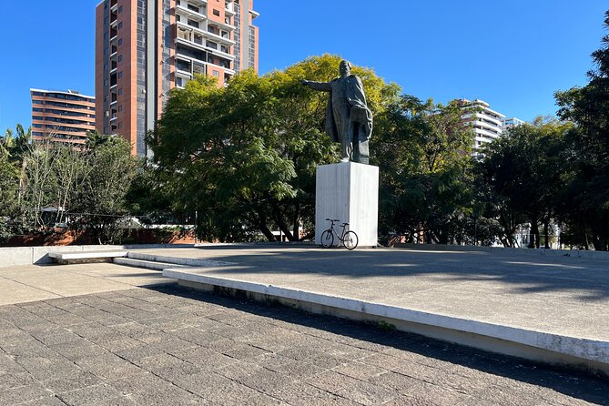 Historical and natural bike tour in Guatemala City - Avenida Las Américas: your monument-by-monument route