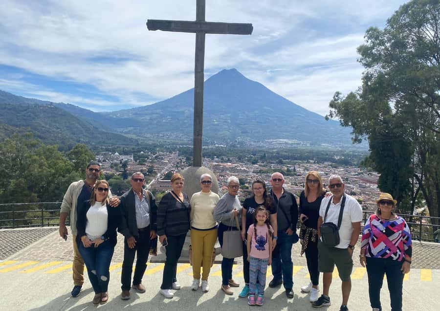 Hobbitenango and Antigua Tour: From Guatemala City - Antigua Guatemala with a guide: churches, the arch, and Central Park