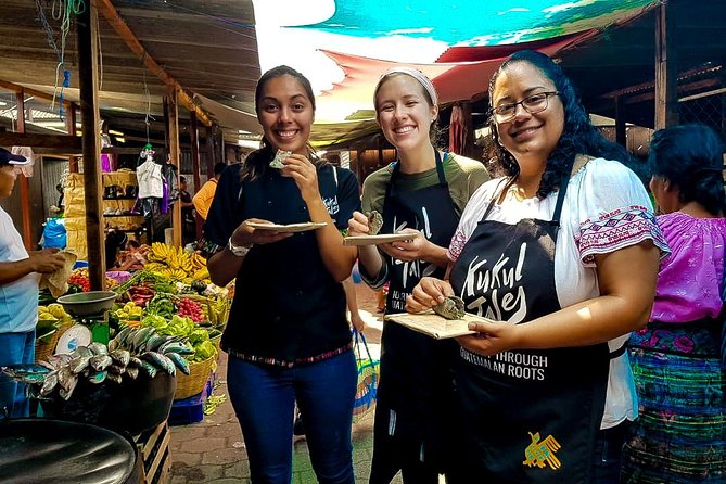 Market food tour and tortilla workshop - Stop 1: Floreventos Market Tastings and Food Prep With Locals