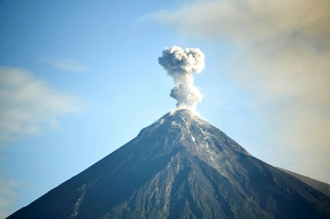 Pacaya volcano adventure from Quetzal port. - The 7:00 am pickup from Puerto Quetzal that sets the tone