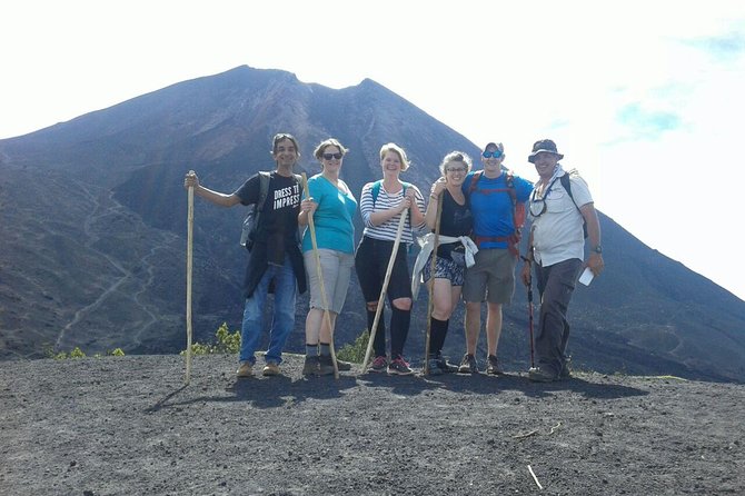 Pacaya Volcano Day Trip from Antigua - Why Pacaya on foot feels different from a quick volcano photo stop
