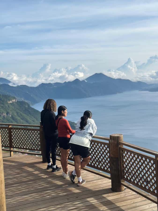 Panajachel: Lake Atitlán Sunset Tour - Café Flor sunset in Panajachel: your chance to linger on the water