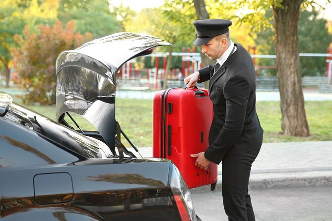 Private Airport Transfer La Aurora airport to Guatemala - Private Means Private: Group Size, Flexibility, and Real Expectations