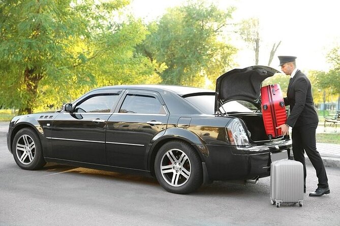 Private Airport Transfer La Aurora airport to Guatemala - The Ride Into Guatemala City: Air-Conditioned Comfort and a Direct Handoff