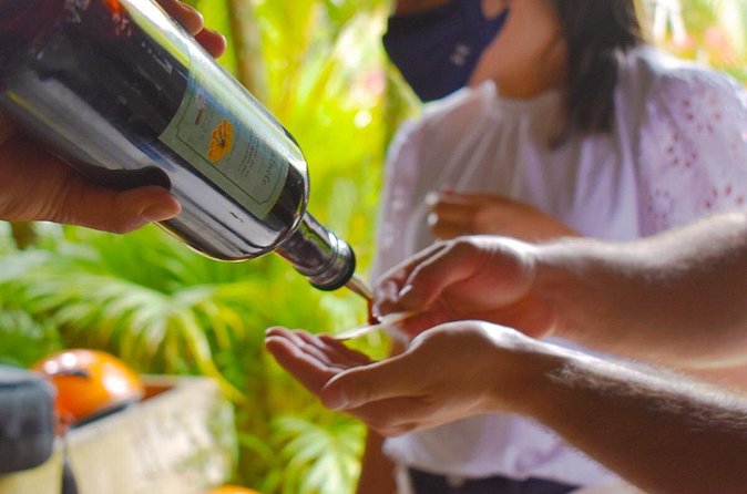 Private Chocolate Tasting Experience in Guatemala - Making your own chocolate bar, not just tasting