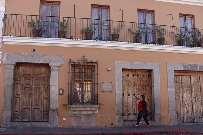 Private Tour of the Emblematic Streets of Antigua Guatemala - Price and value: what $35 buys you in Antigua