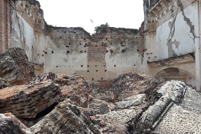 Private Walking tour of Antigua Guatemala - Catedral de San Jose ruins, seeing scale after a quarter still stands