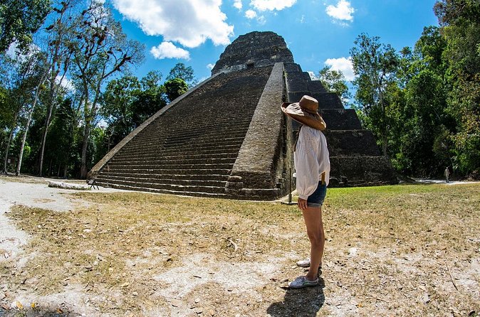 Tikal Exclusive Full-Day Tour - The drive to Tikal: lake views and El Remate along the way